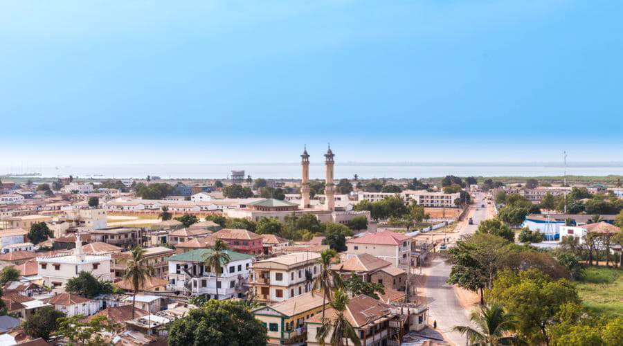 Nos services de location de voitures offrent une sélection diversifiée de véhicules à Banjul.